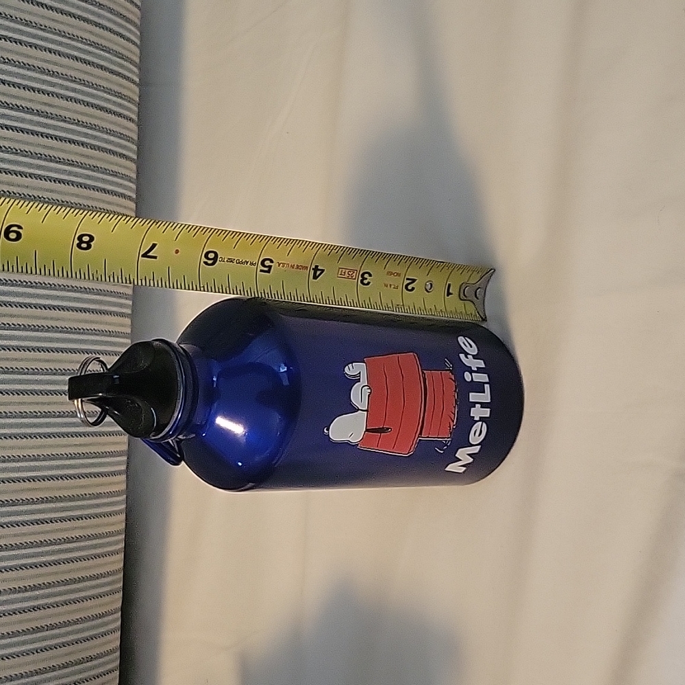 Met Life Snoopy bottle - Picture 2 of 4